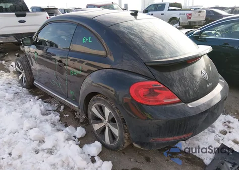 2015 Volkswagen Beetle 2.0T R-Line z USA, uszkodzony, nr VIN 3VW4T7AT1FM604203